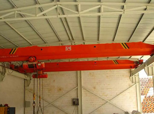 單梁行車內部構造中的電氣系統是如何布置和連接的？