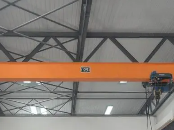 電機驅(qū)動模塊在單梁行車控制電路中的作用是什么？